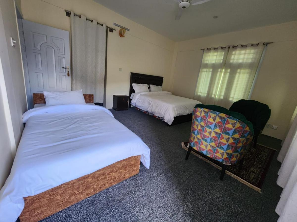 Отель Hunza Lounge Karimabad  Экстерьер фото