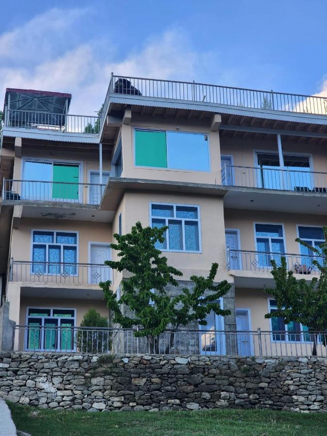 Отель Hunza Lounge Karimabad  Экстерьер фото