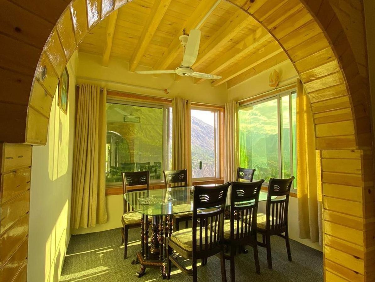 Отель Hunza Lounge Karimabad  Экстерьер фото