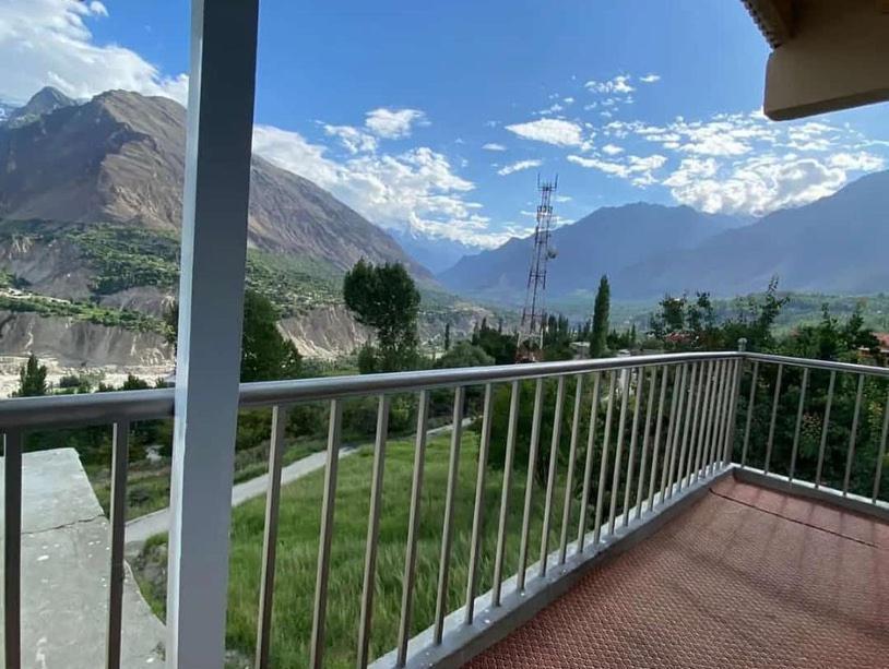Отель Hunza Lounge Karimabad  Экстерьер фото