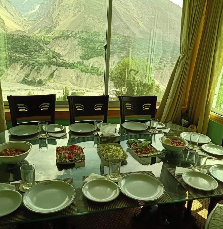 Отель Hunza Lounge Karimabad  Экстерьер фото