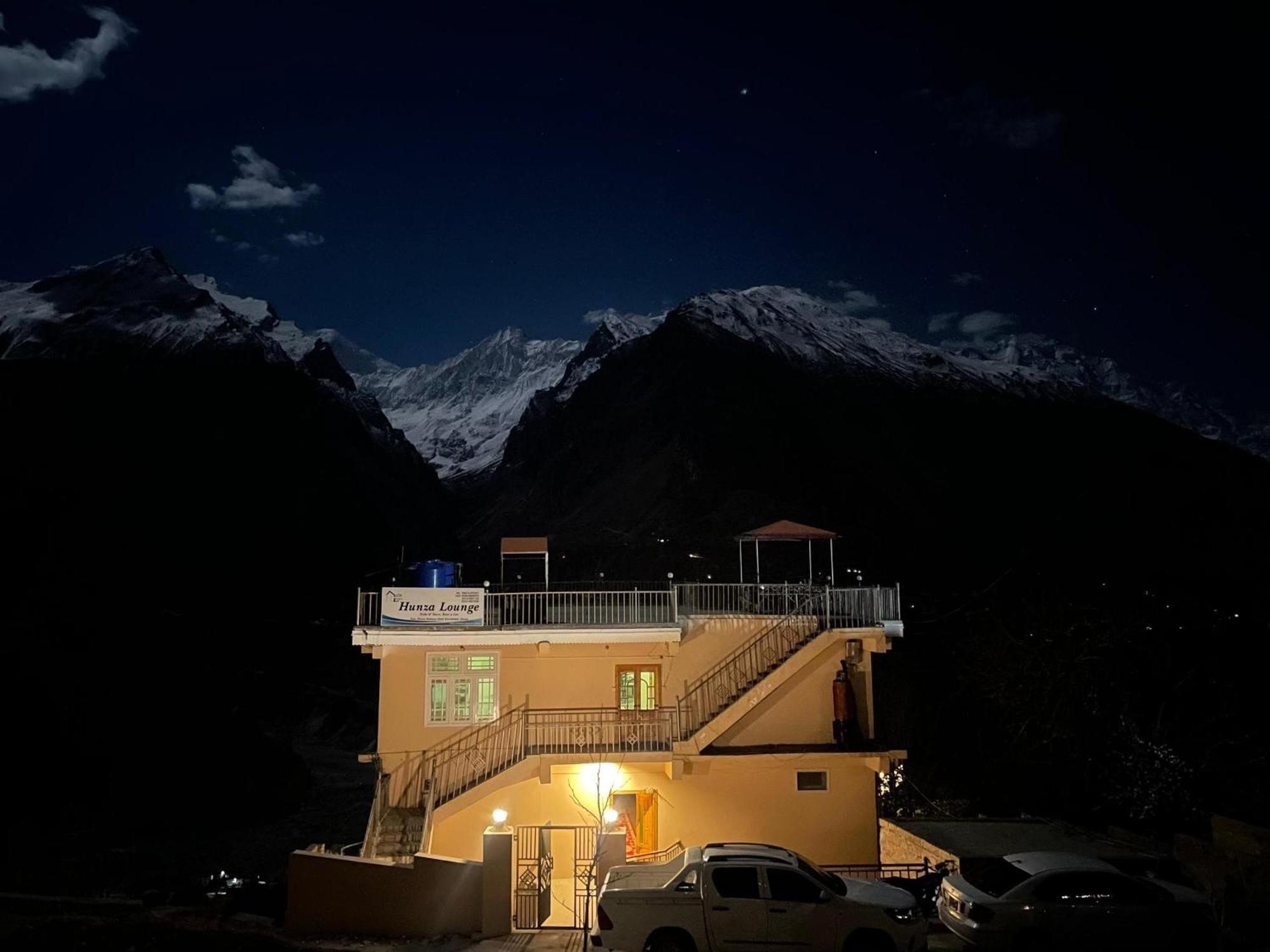 Отель Hunza Lounge Karimabad  Экстерьер фото