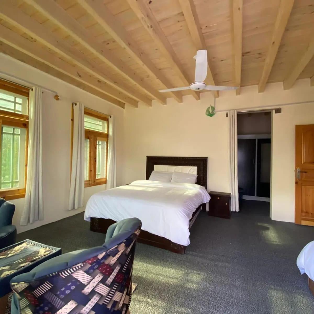 Отель Hunza Lounge Karimabad  Экстерьер фото