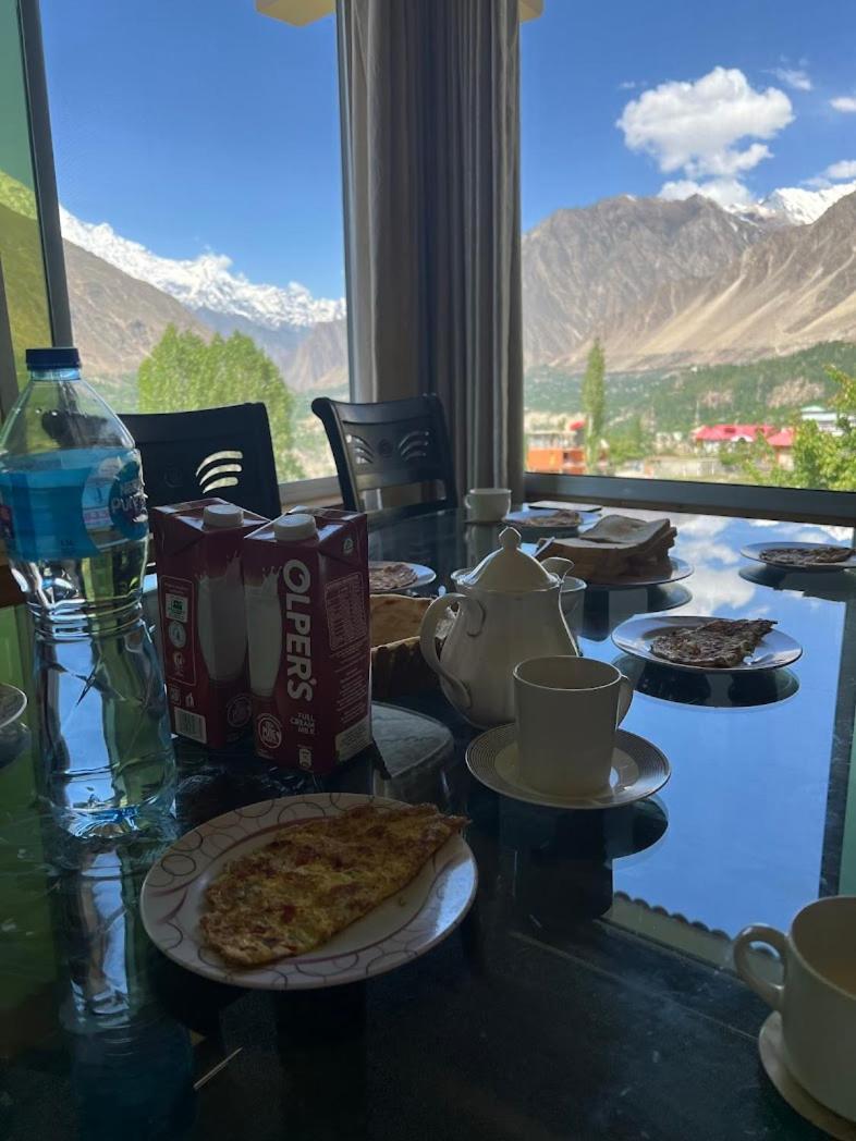 Отель Hunza Lounge Karimabad  Экстерьер фото